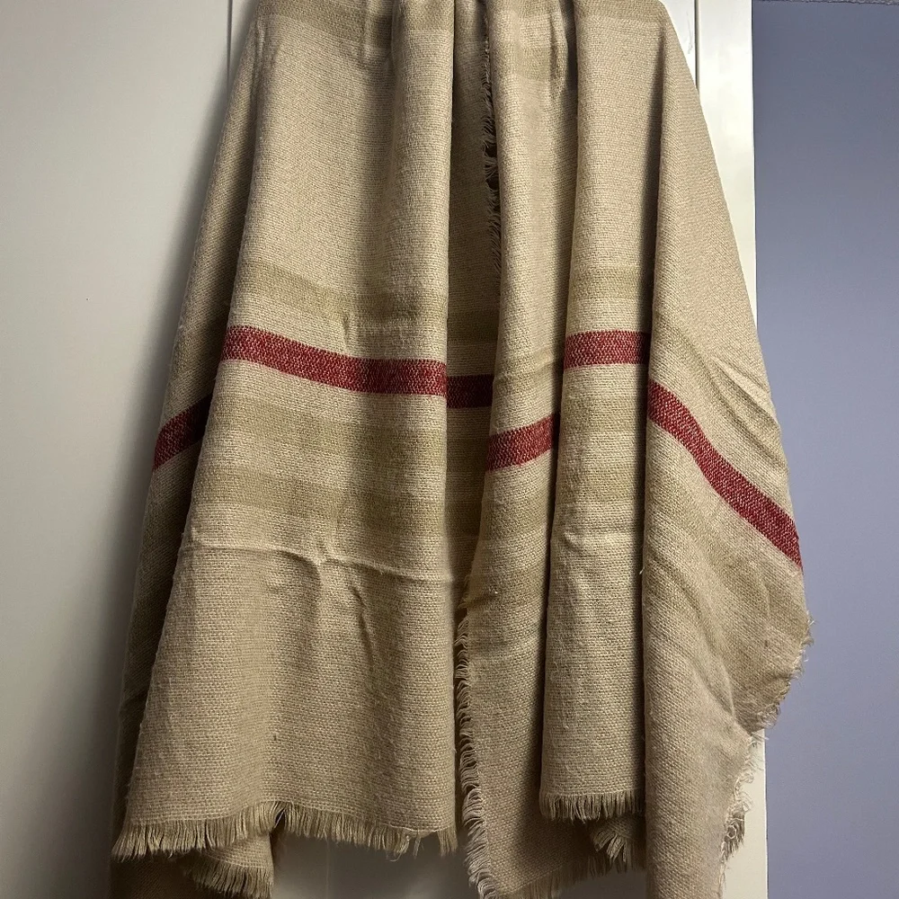 Dynamite Scarf - Picture 1 of 2